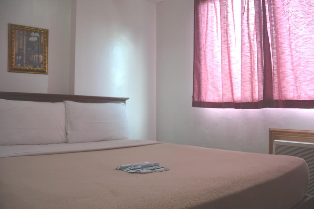 Isabelle Royale Paranaque Paranaque City Extérieur photo